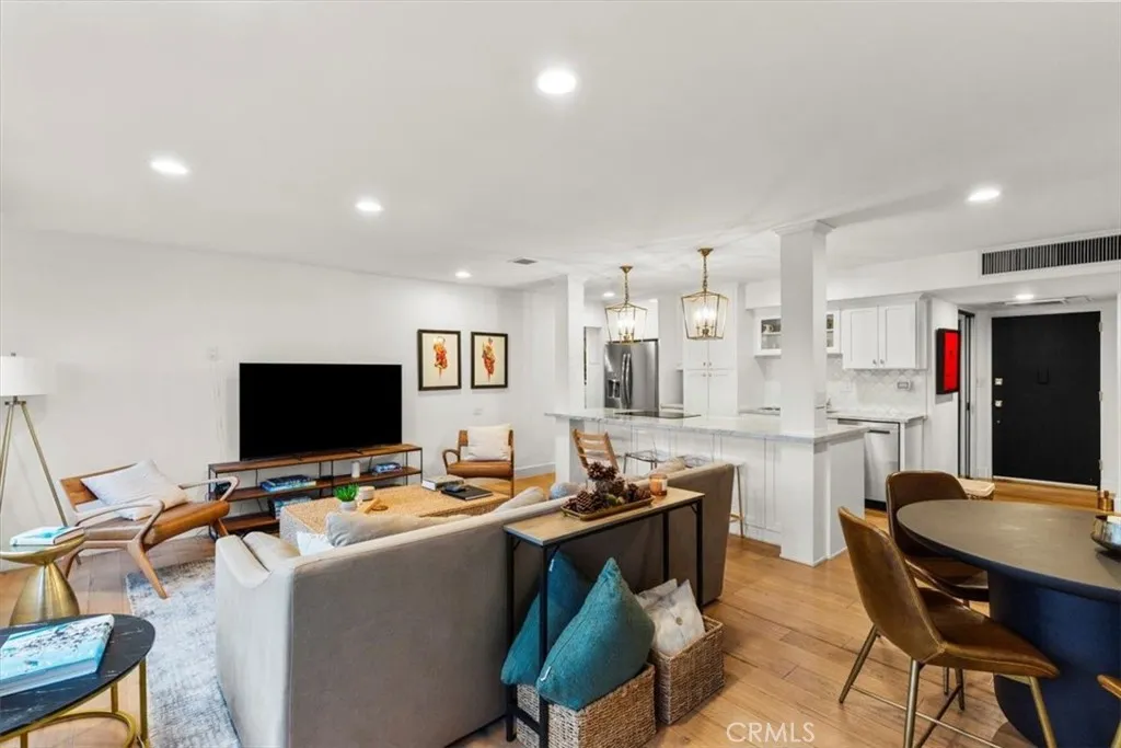 10501 Wilshire, Los Angeles, California 90024 home-pic-5